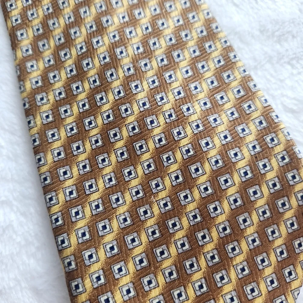 Vintage 90s gold